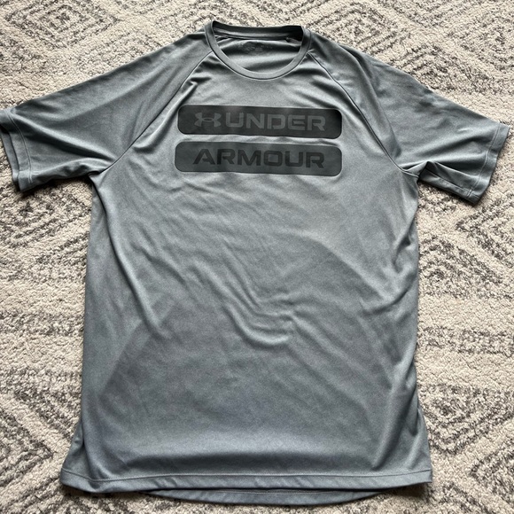 Men’s Under Armour Shirt - Picture 1 of 2